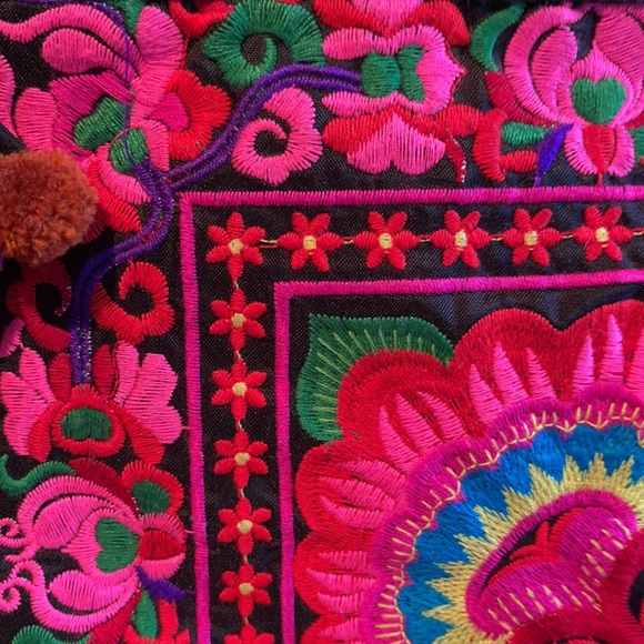 NWOT Thailand Matching Crossbody & Wallet Set - Picture 13 of 16